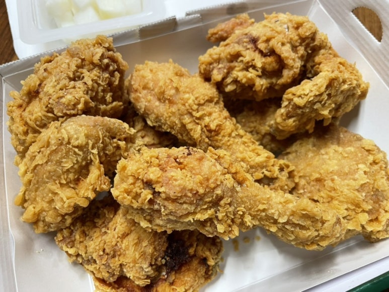 크라운치킨 이미지