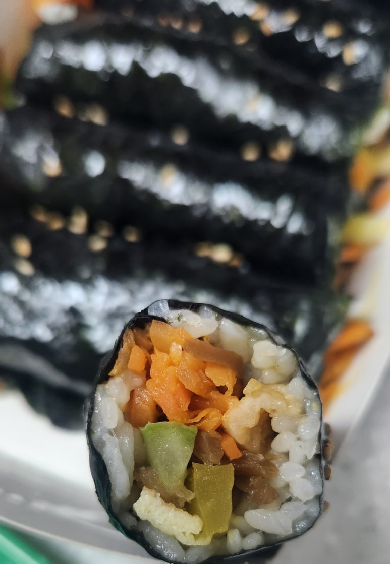 원조한입쏘옥김밥 이미지