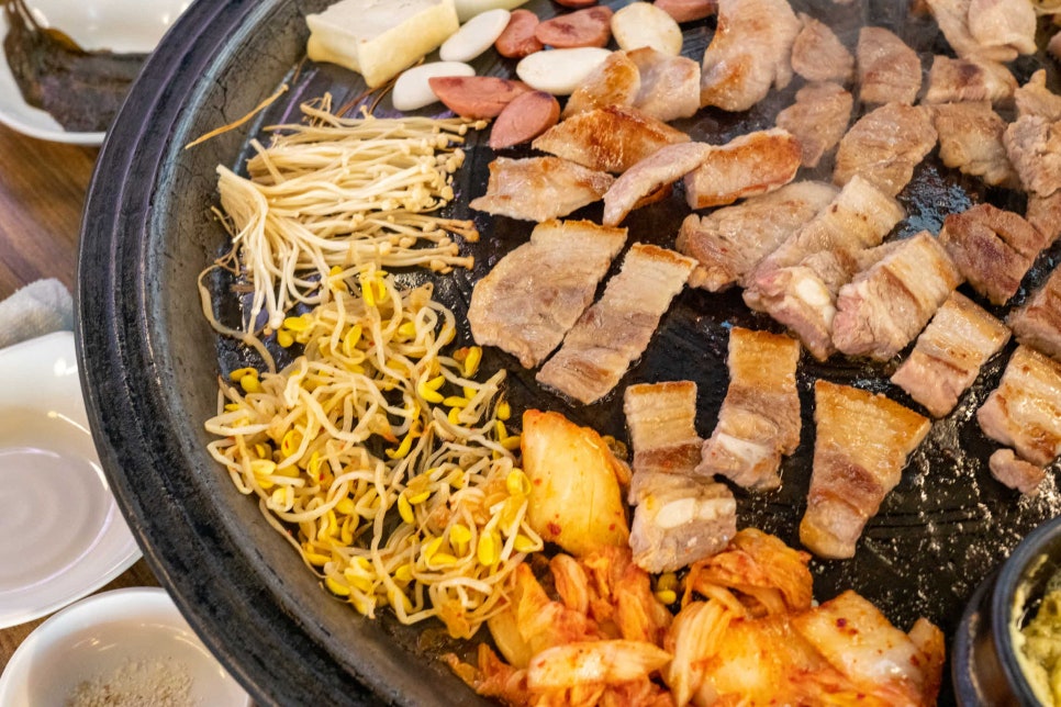 우리왕뚜껑생삼겹살 이미지