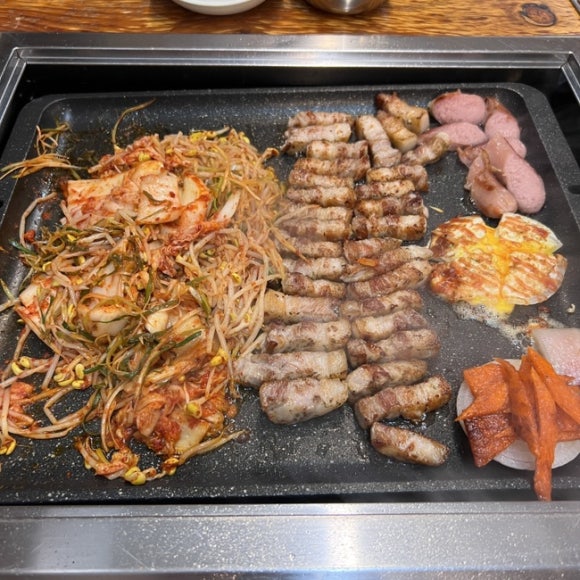 통통돌판생삼겹살 이미지