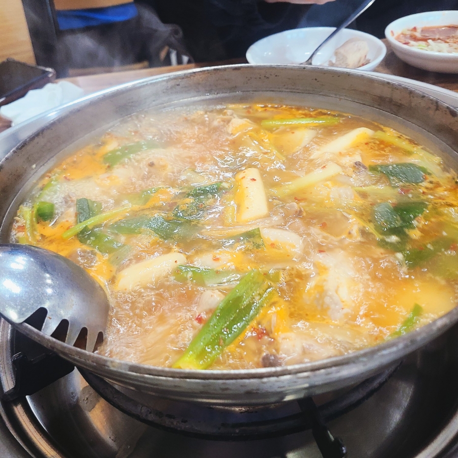 샘골닭한마리칼국수 이미지