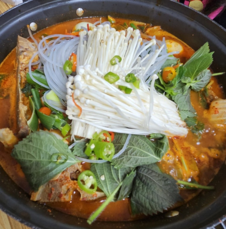 큰손뼈다귀감자탕 이미지