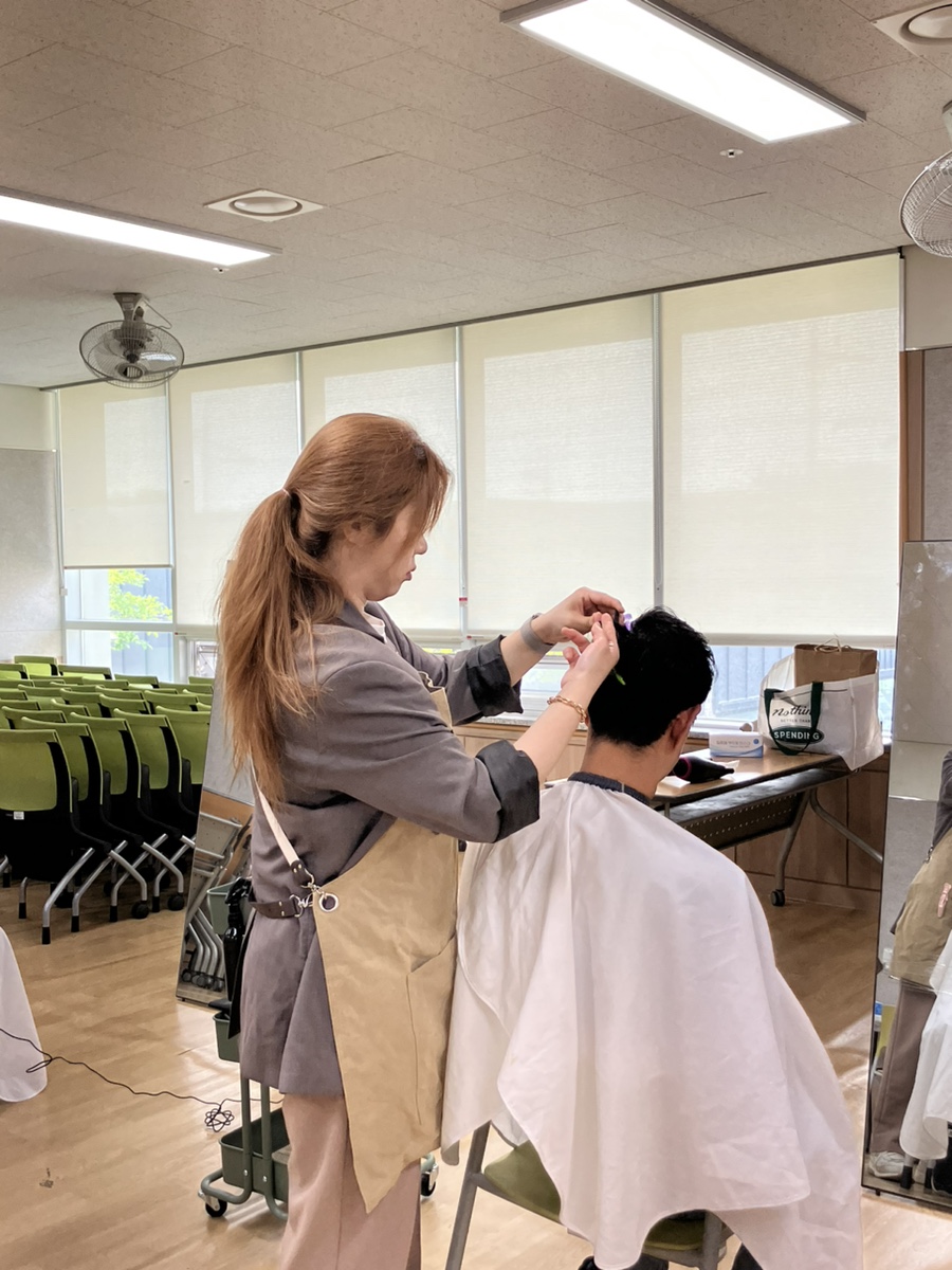 윤미용실 이미지