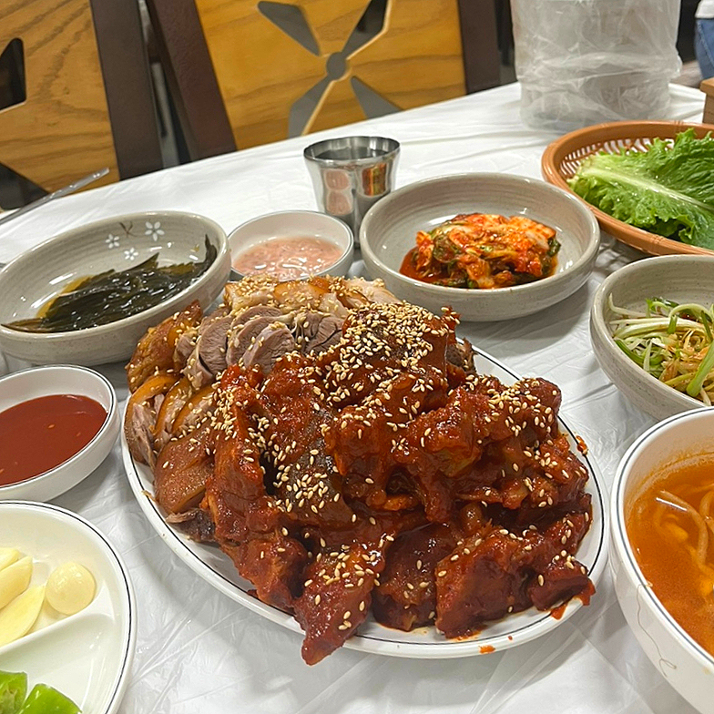 일진왕족발 이미지