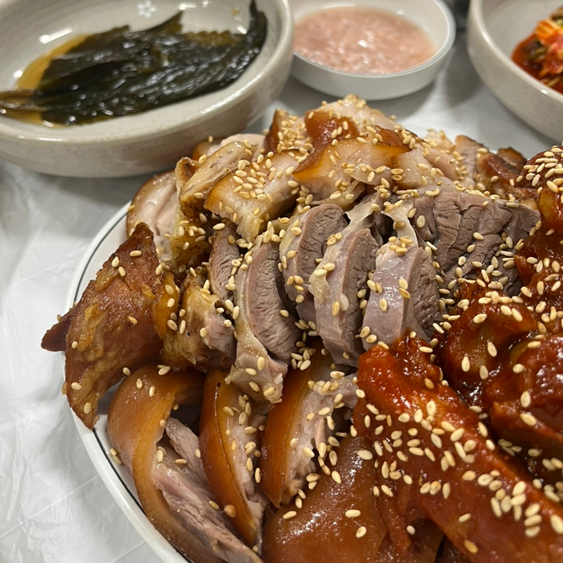 일진왕족발 이미지