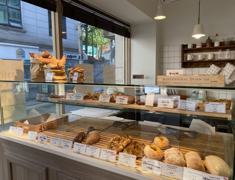 whose bakery(후즈 베이커리) 이미지