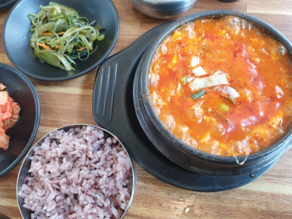 윤씨네반점 이미지
