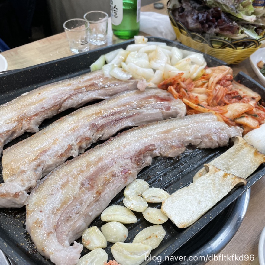 장수흙돼지 이미지