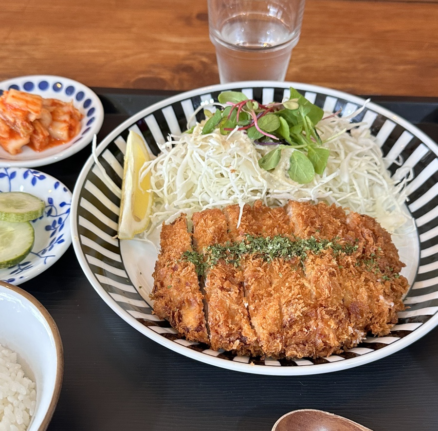 작은식당 안 이미지