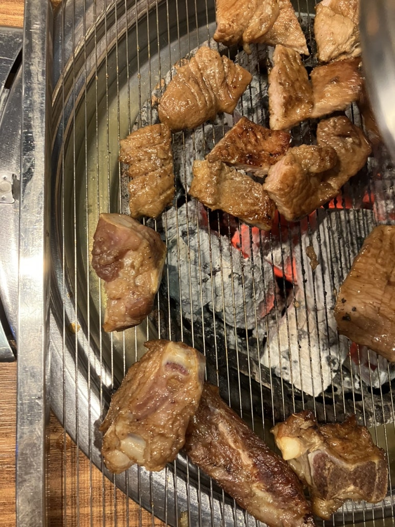 한돈참숯꼬기 이미지