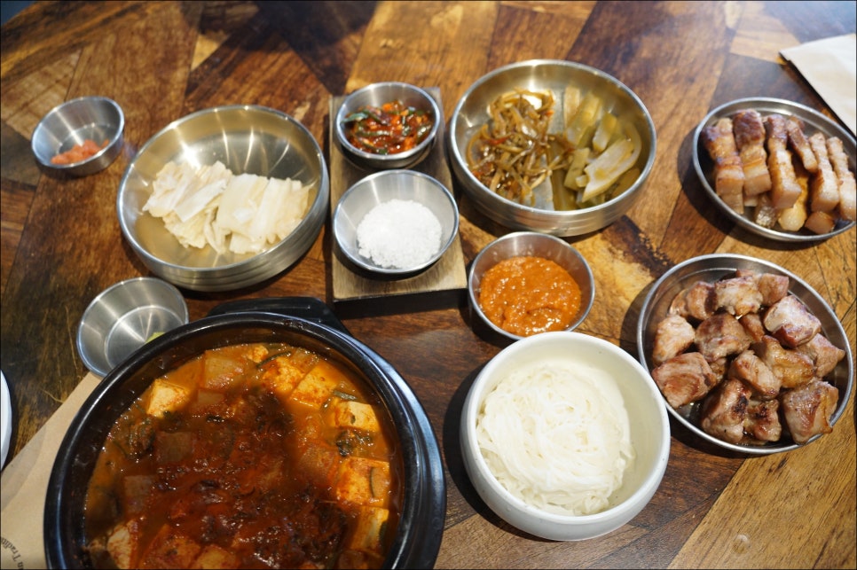 유니네식당 이미지