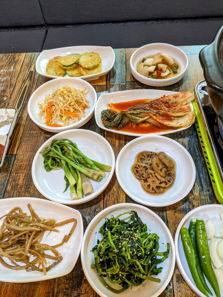 상대동능이백숙 이미지