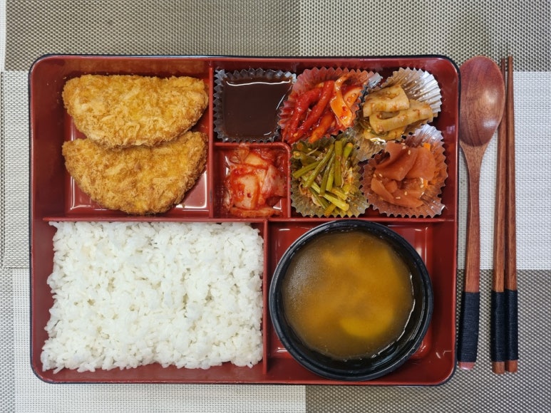 네모치킨 이미지
