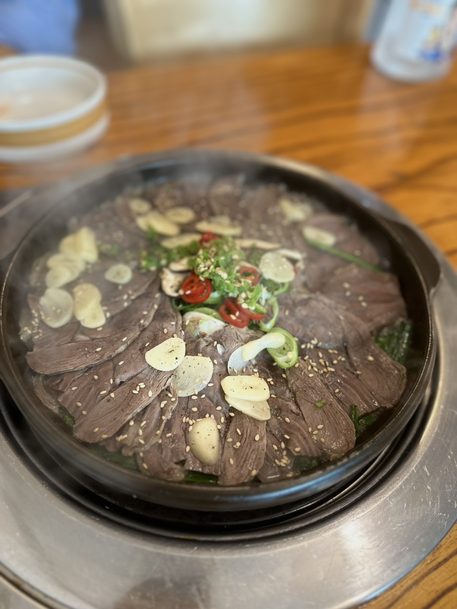 욱이수육 이미지