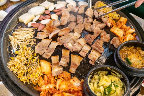 우리왕뚜껑생삼겹살 이미지