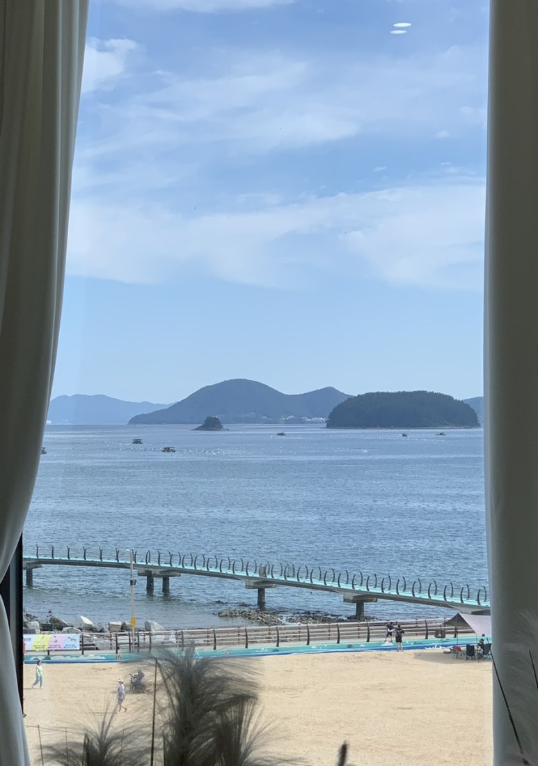 피크닉온더비치 이미지
