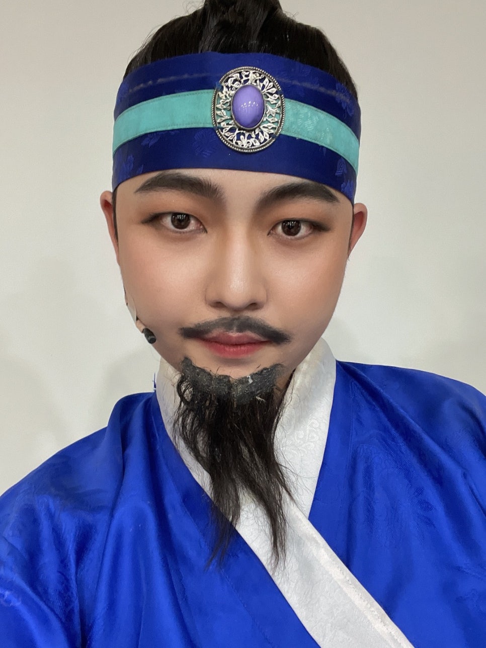 올모스트컴퍼니 이미지