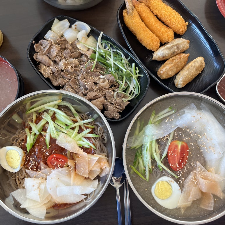 욕쟁이할매냉면 이미지