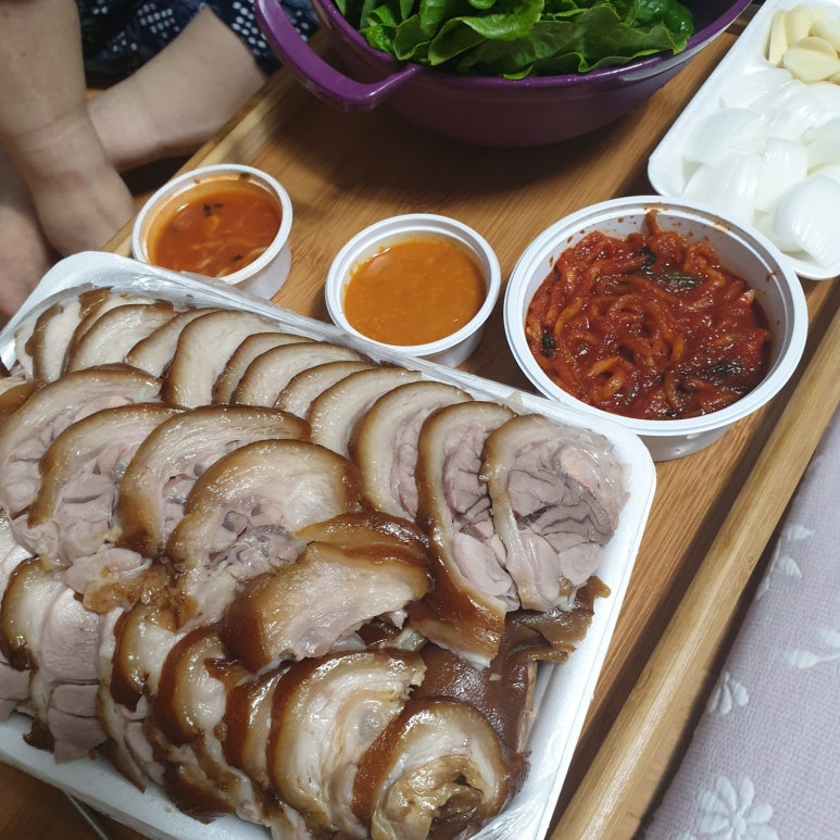 황금왕족발 이미지