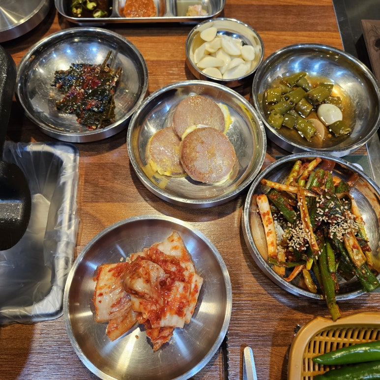 돼지국민학교 이미지