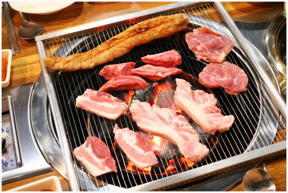 놀란돼지 이미지