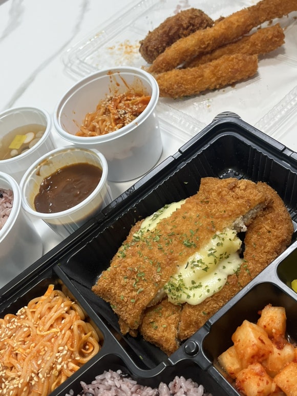배터지는 생돈가스 이미지