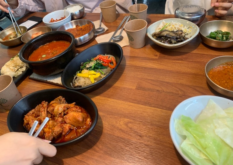 돌고래풀하우스 이미지