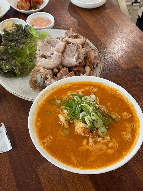 명족발 진칼국수 이미지