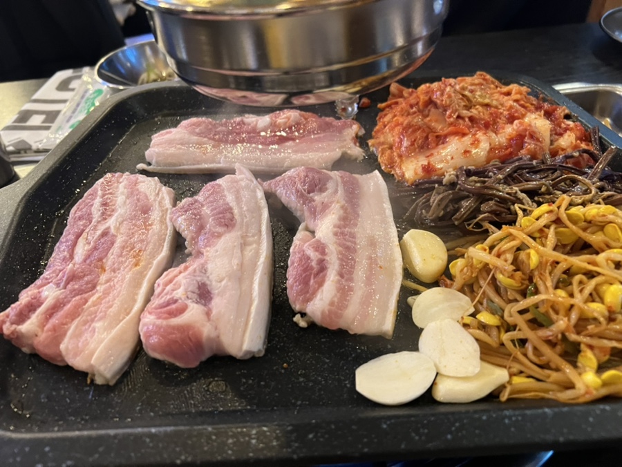 예쁜돼지상암점 이미지