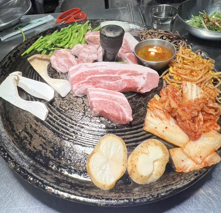 빨리와솥뚜껑삼겹살 이미지