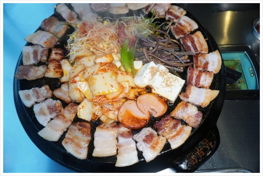 무쇠삼겹살 이미지