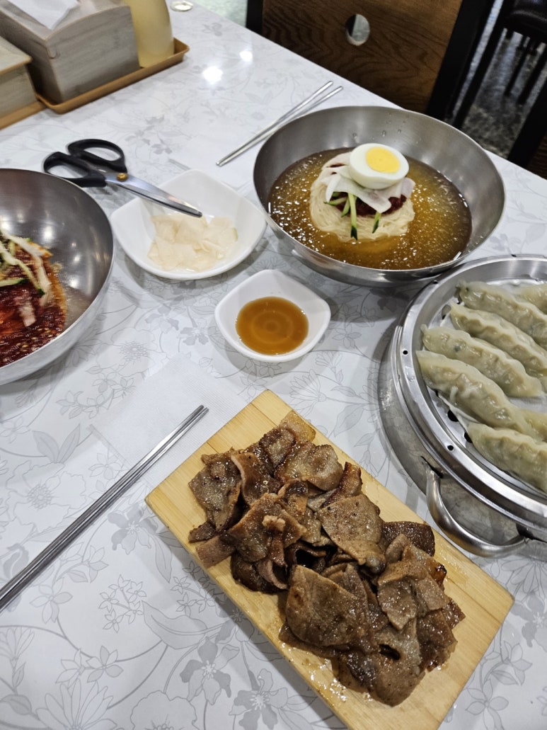 사계절가야밀면 이미지