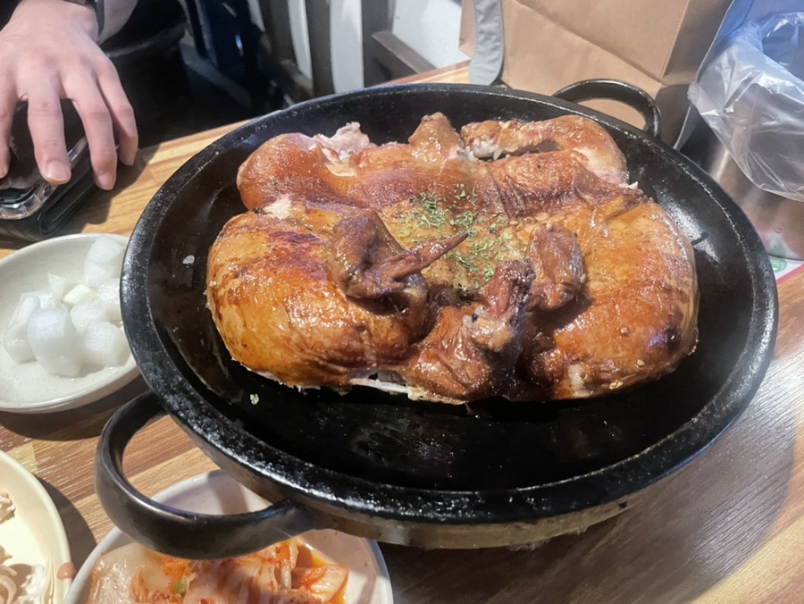참나무누룽지통닭 이미지