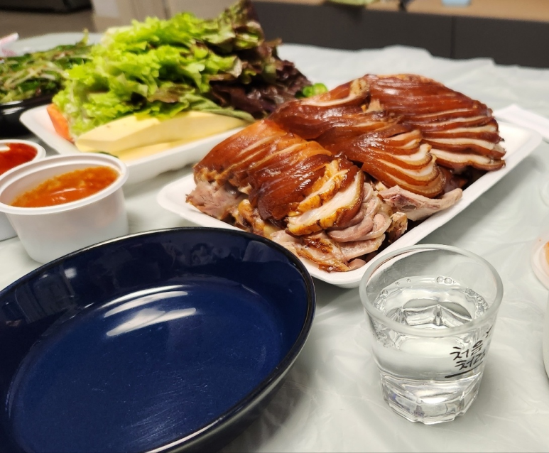 명동왕족발 이미지