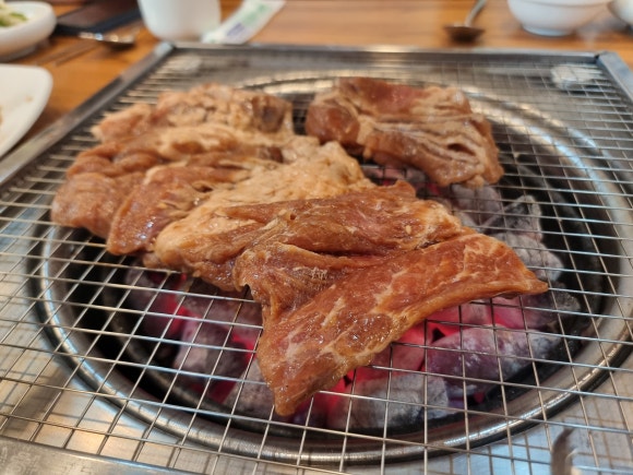 새말직화돼지구이 이미지