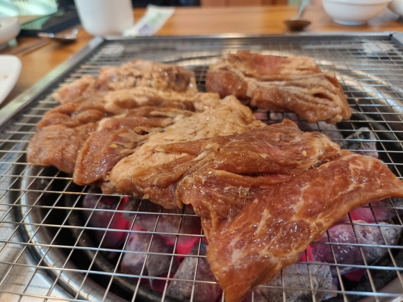 새말직화돼지구이 이미지
