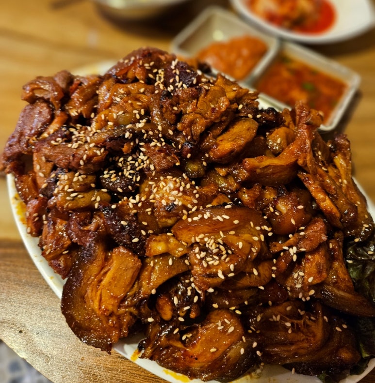 꾸울족발 이미지