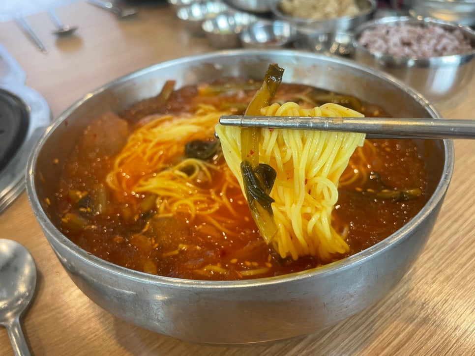 돼지듬뿍진짜김치찌개 이미지