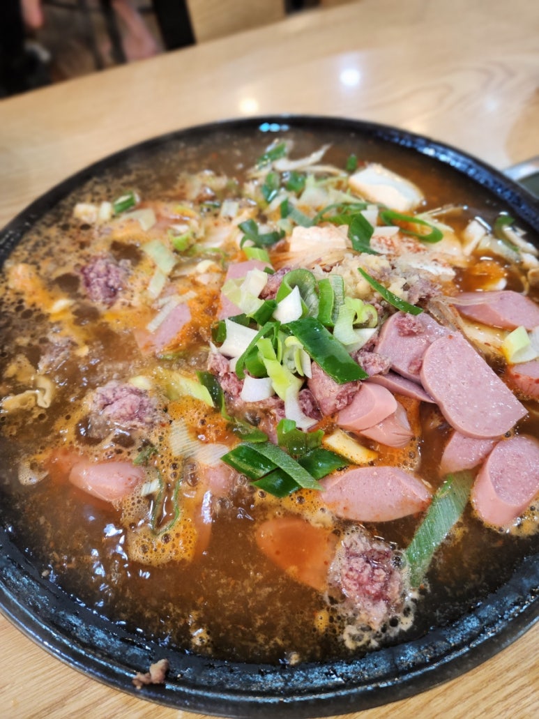 두꺼비부대찌개 이미지