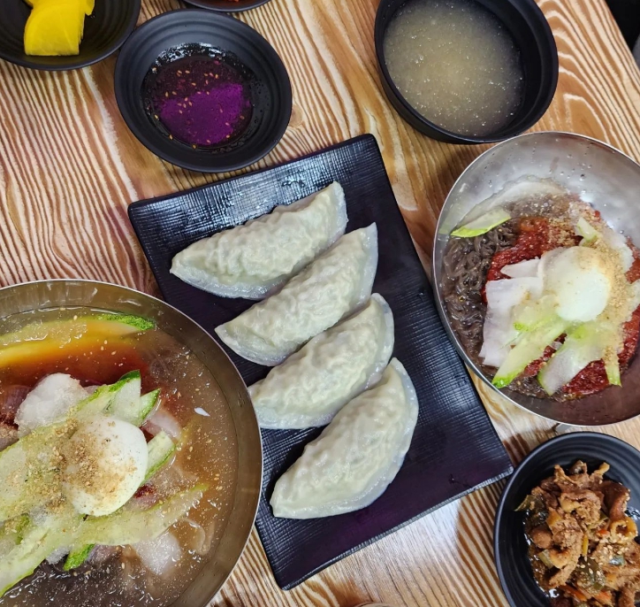 욕쟁이할매냉면 이미지