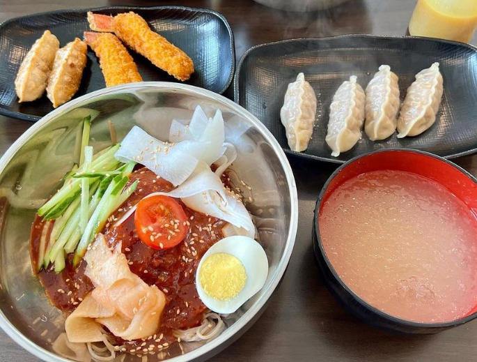 욕쟁이할매냉면 이미지