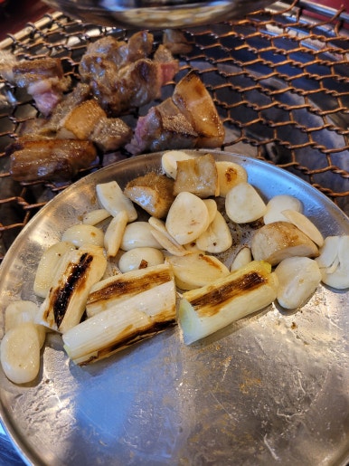두남자 쟁반고기 이미지