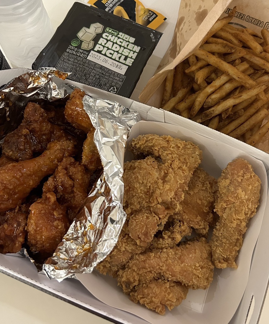 BBQ치킨 잠실새내점 사진 7