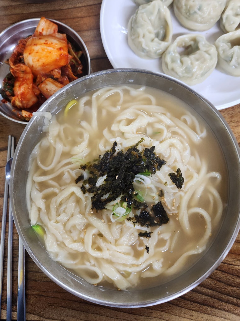 가마솥손칼국수 이미지