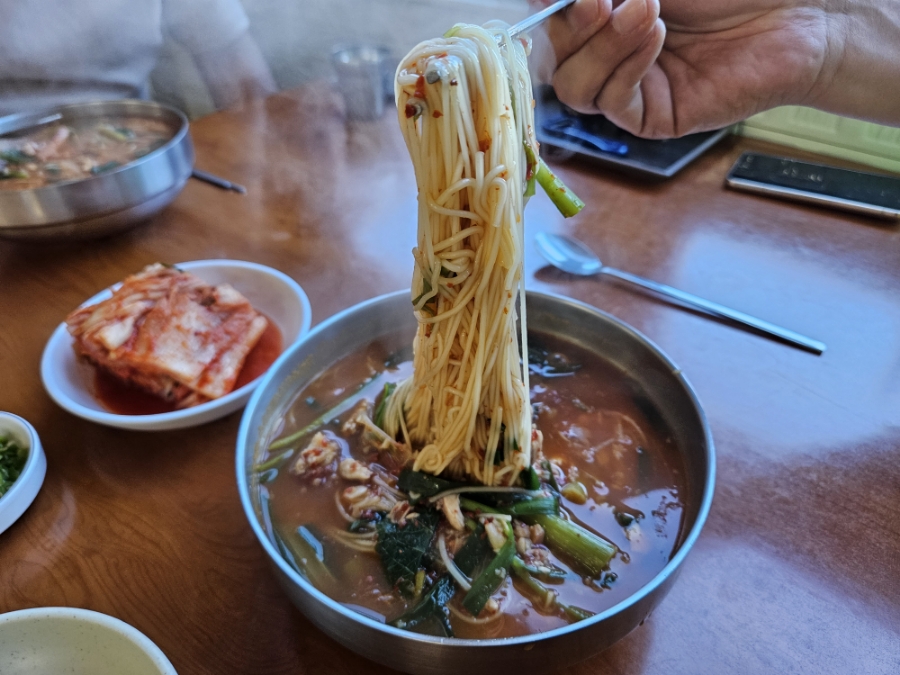뿌리생선국수 이미지