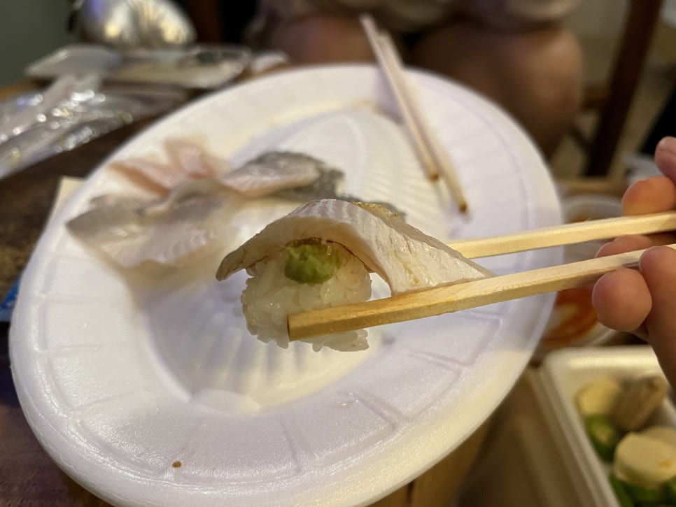 꾸브라꼬숯불두마리치킨진주 이미지