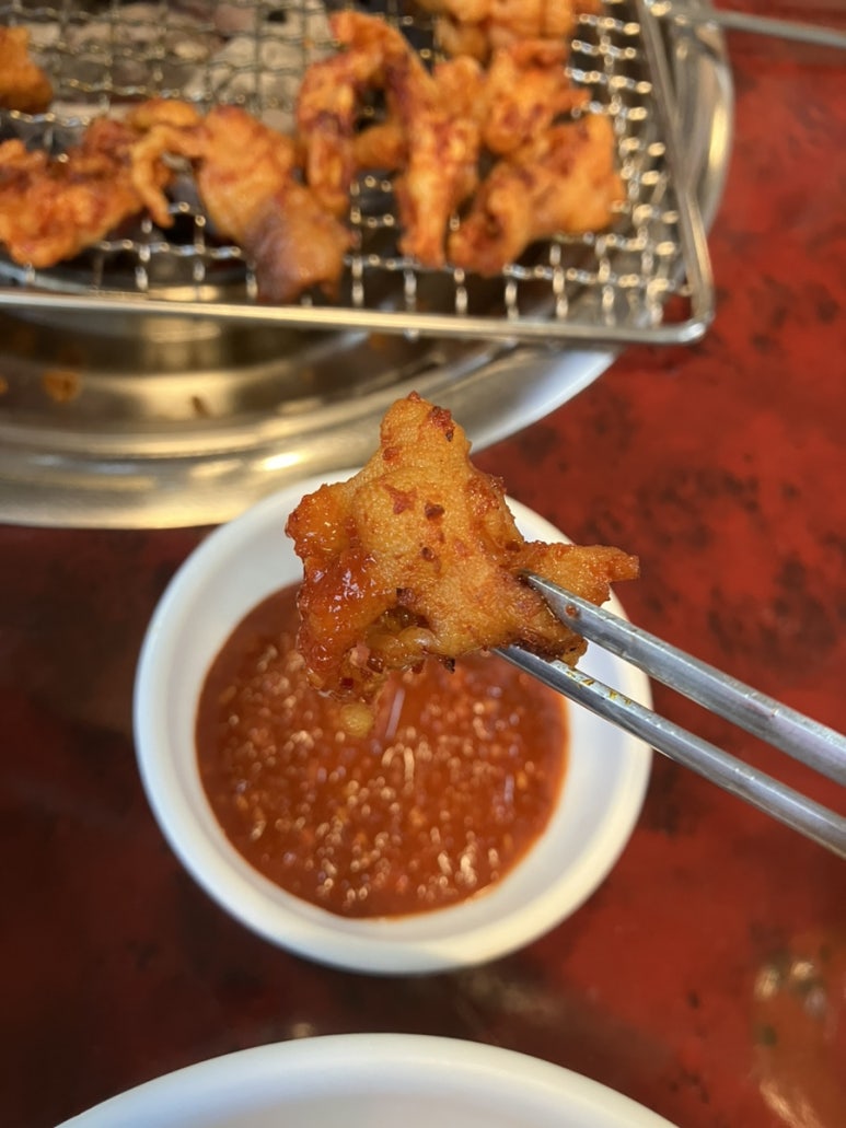 인동촌 숯불 곰장어 닭발 이미지