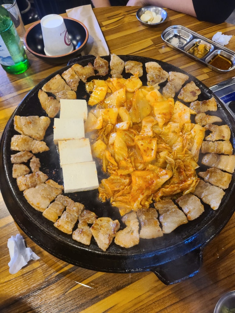 무쇠김치삼겹 이미지