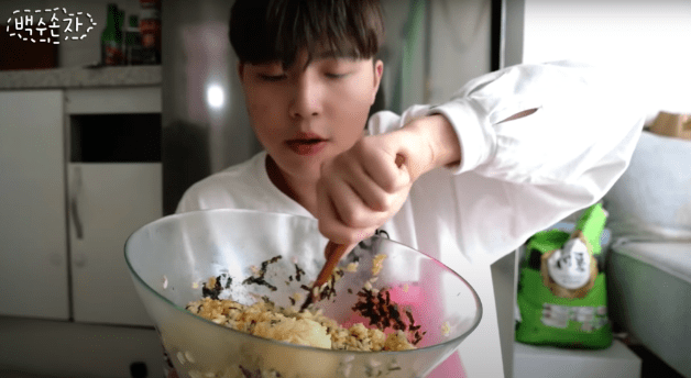 웅이식당 이미지