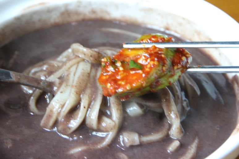 들꽃칼국수 이미지